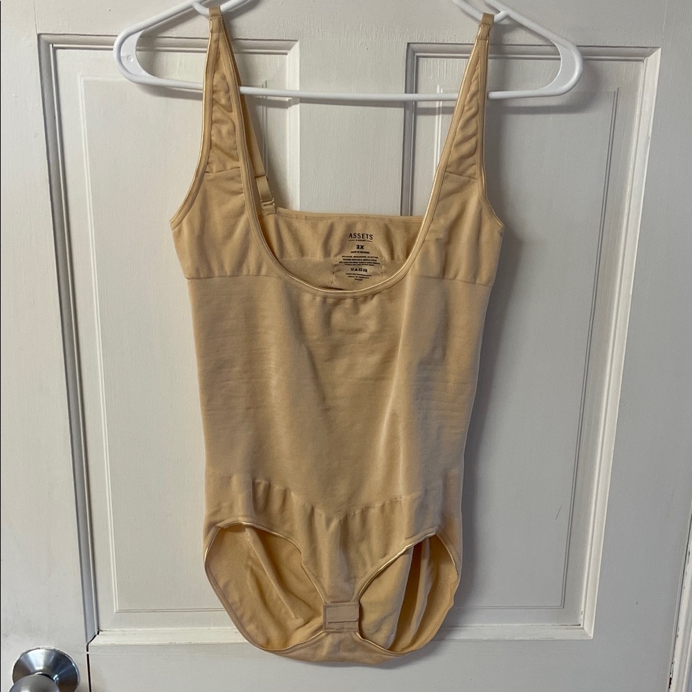 Assets by Spanx beige one piece shapewear plus bodysuit women’s size 2X